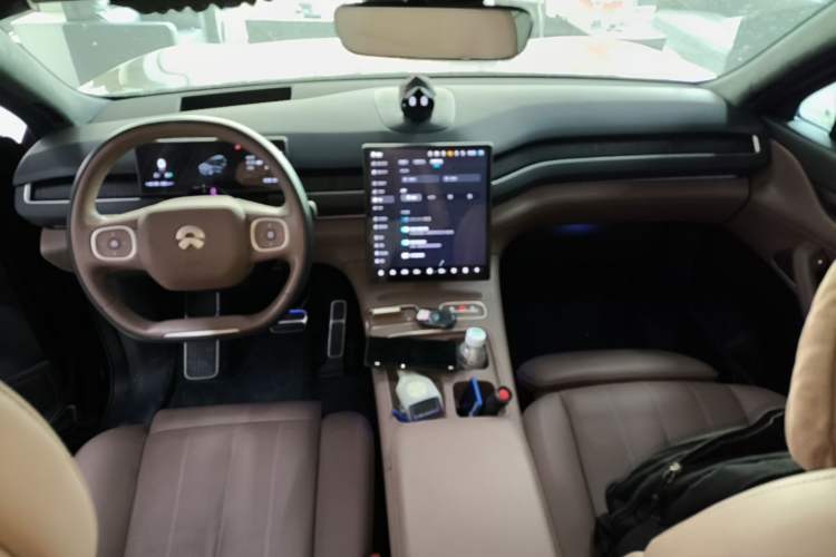 Used Nio ES8 2024 100kWh Signature Edition Center Console