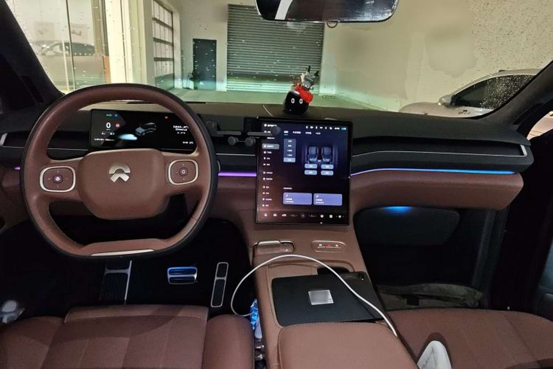 Used Nio ES8 2024 75 kWh Center Console