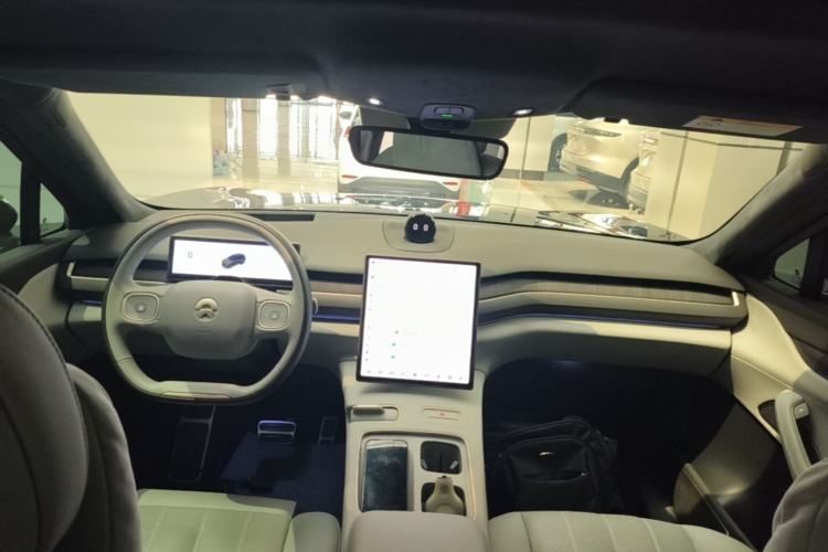 Used Nio ES8 2024 75 kWh Center Console