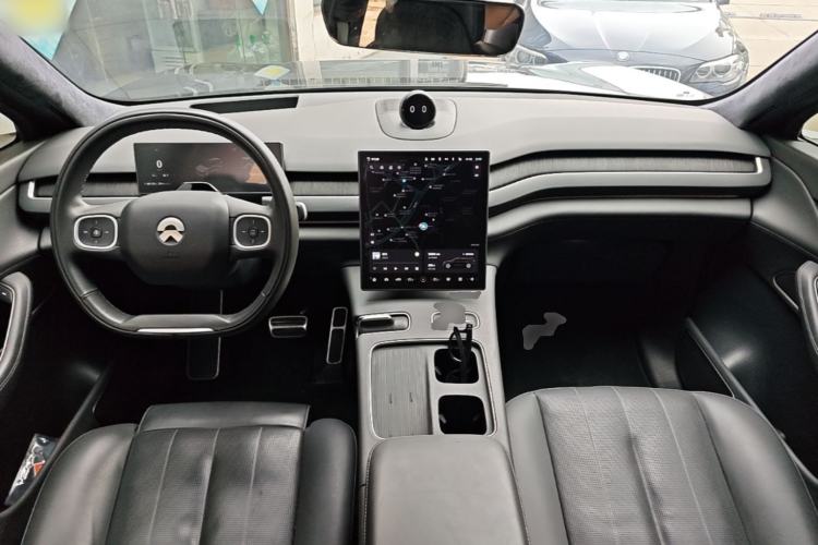 Used Nio ES8 2024 75 kWh Executive Edition Center Console
