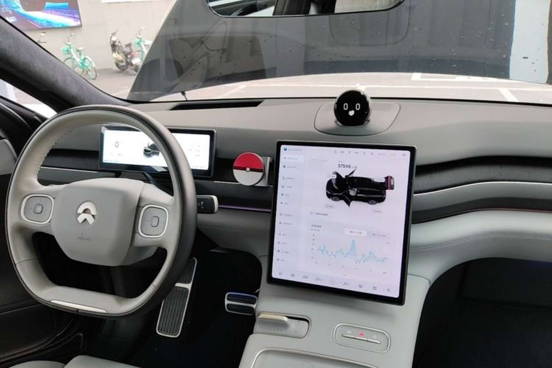 Used Nio ES8 2024 75 kWh Center Console
