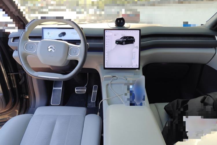 Used Nio ES8 2024 75 kWh Executive Edition Center Console