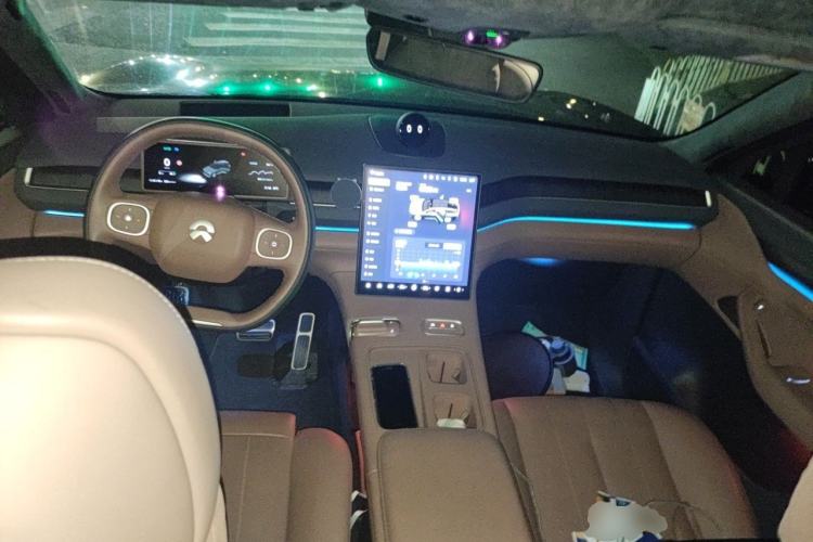 Used Nio ES8 2024 75 kWh Executive Edition Center Console