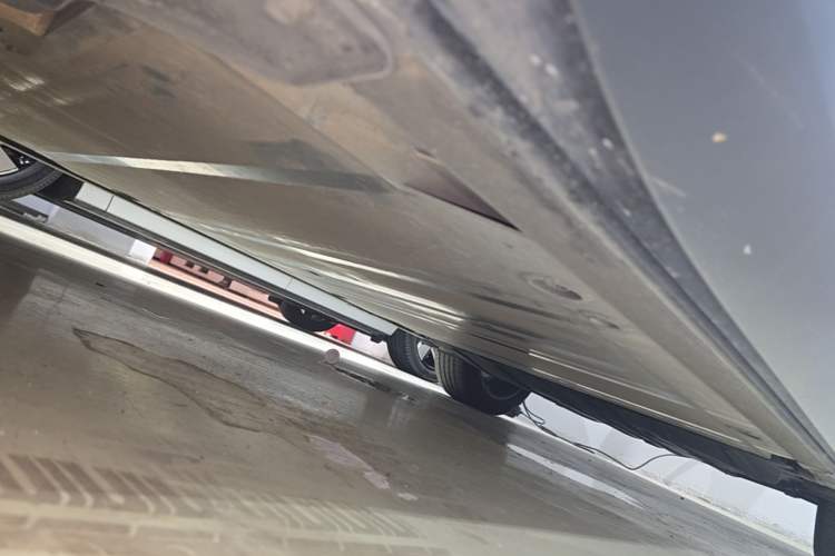 Used Nio ES8 2024 75 kWh Chassis Front Left