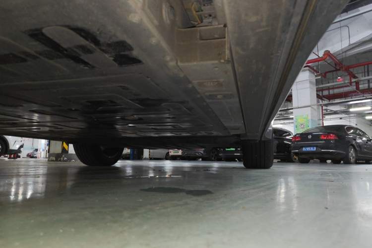 Used Nio ES8 2024 75 kWh Chassis Front Left