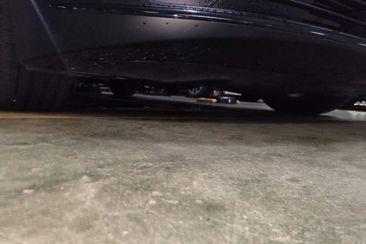 Used Nio ES8 2024 75 kWh Chassis Front Right