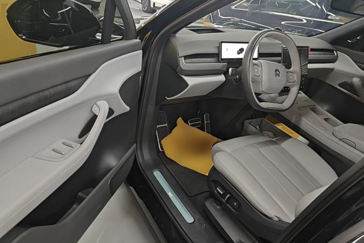 Used Nio ES8 2024 75 kWh Executive Edition Driver Seat