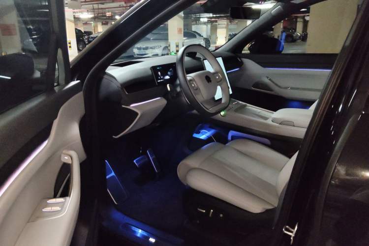Used Nio ES8 2024 75 kWh Driver Seat