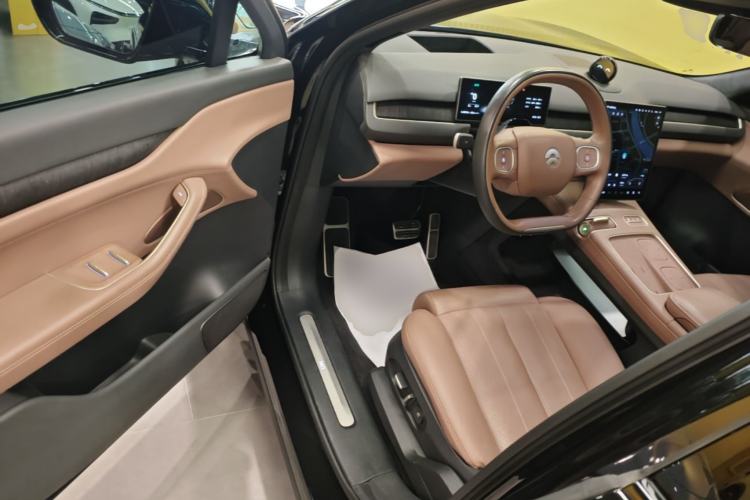 Used Nio ES8 2024 75 kWh Executive Edition Driver Seat