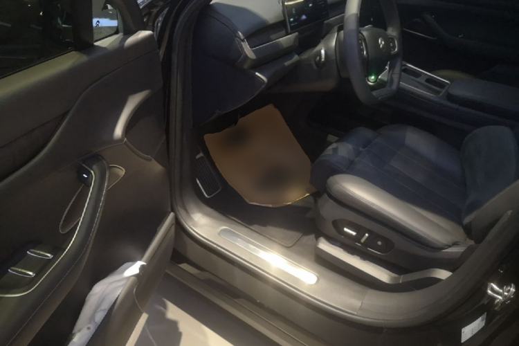 Used Nio ES8 2024 75 kWh Driver Seat