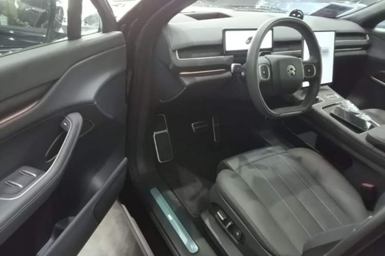 Used Nio ES8 2024 100kWh Signature Edition Driver Seat