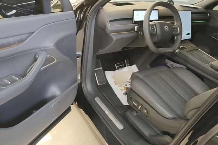 Used Nio ES8 2024 75 kWh Driver Seat