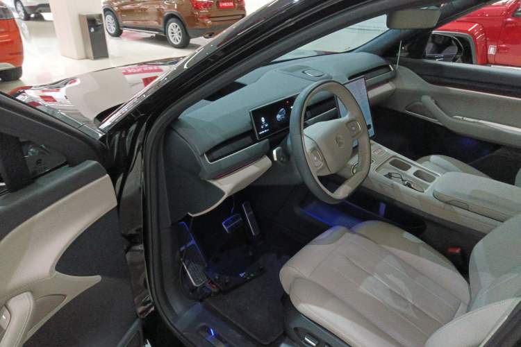 Used Nio ES8 2024 75 kWh Driver Seat