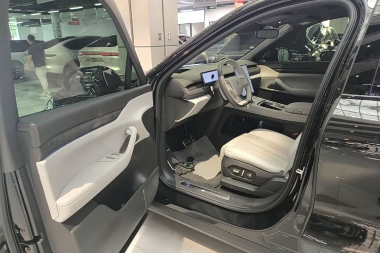 Used Nio ES8 2024 75 kWh Driver Seat