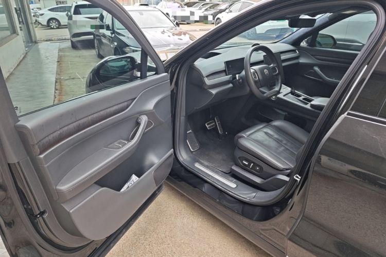Used Nio ES8 2024 75 kWh Executive Edition Driver Seat