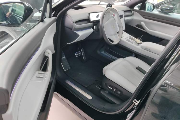 Used Nio ES8 2024 75 kWh Driver Seat