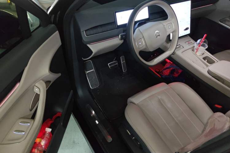Used Nio ES8 2024 75 kWh Driver Seat
