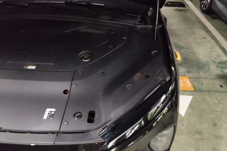 Used Nio ES8 2024 75 kWh Engine Bay Left