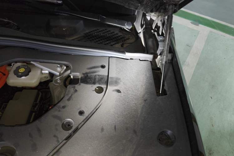 Used Nio ES8 2024 75 kWh Engine Bay Left