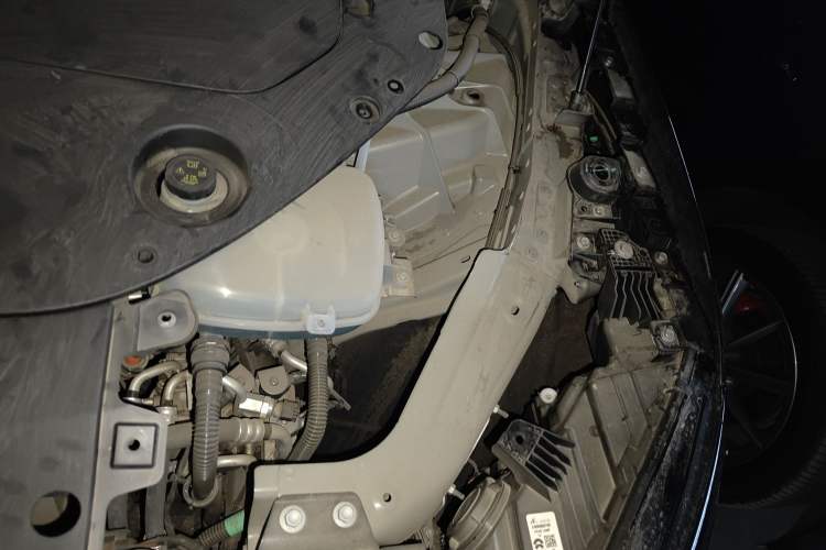 Used Nio ES8 2024 75 kWh Engine Bay Left