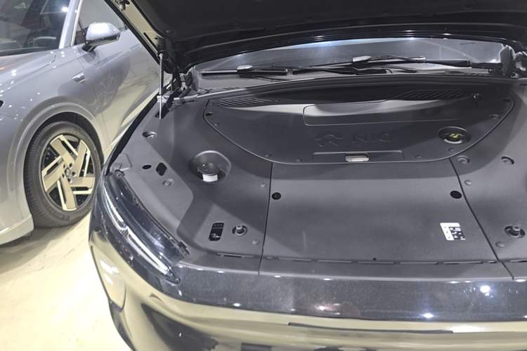 Used Nio ES8 2024 75 kWh Engine Bay Right