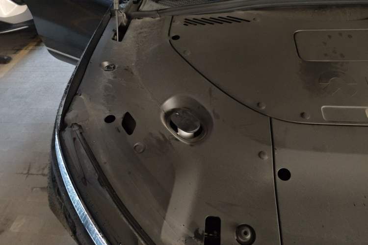 Used Nio ES8 2024 75 kWh Engine Bay Right
