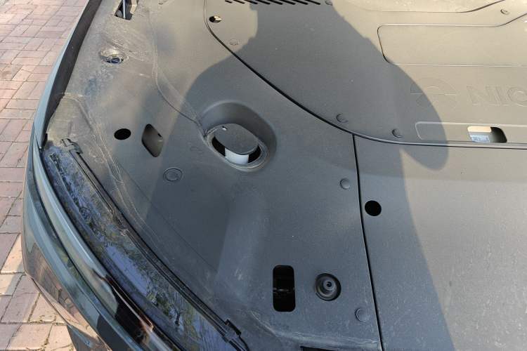 Used Nio ES8 2024 75 kWh Executive Edition Engine Bay Right
