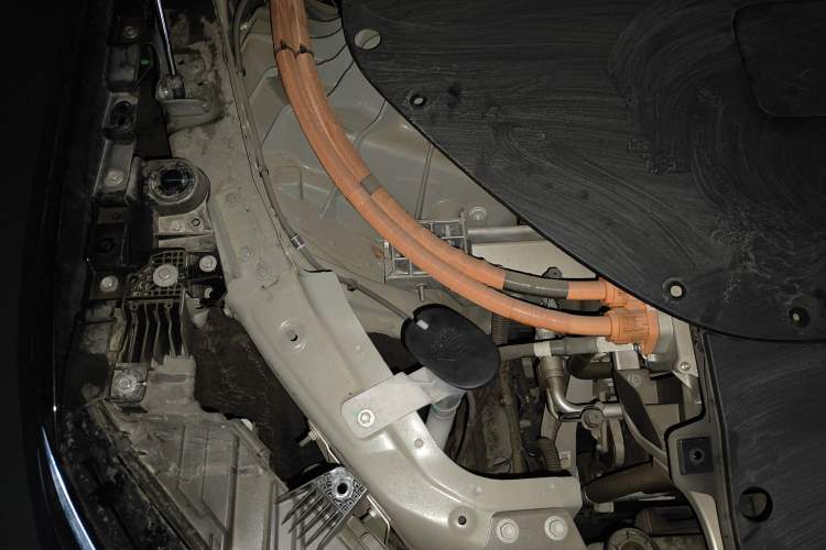 Used Nio ES8 2024 75 kWh Engine Bay Right