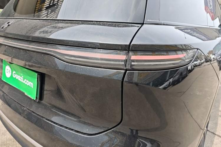 Used Nio ES8 2024 75 kWh Executive Edition Exterior 3