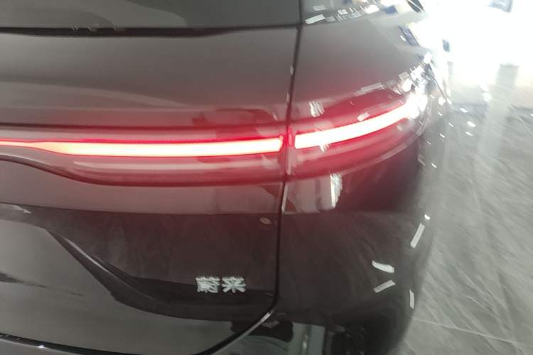 Used Nio ES8 2024 75 kWh Executive Edition Exterior 3