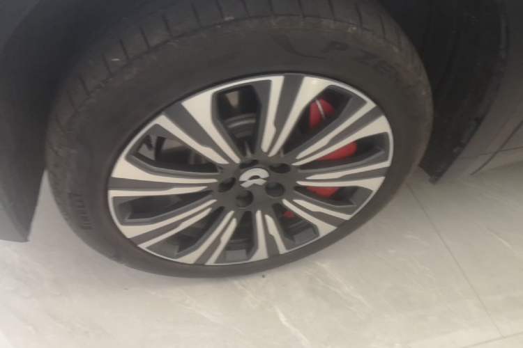 Used Nio ES8 2024 75 kWh Executive Edition Exterior 4