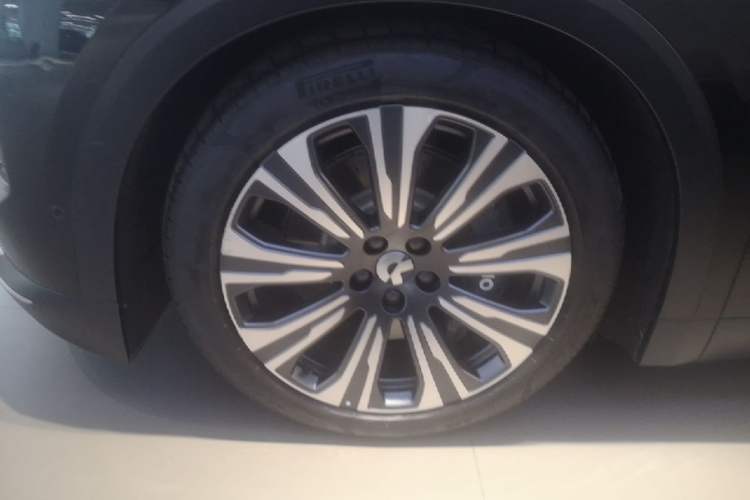 Used Nio ES8 2024 75 kWh Exterior 4