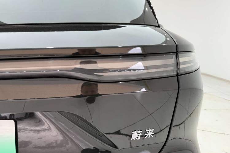 Used Nio ES8 2024 75 kWh Executive Edition Exterior 5