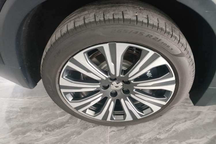 Used Nio ES8 2024 75 kWh Executive Edition Exterior 5