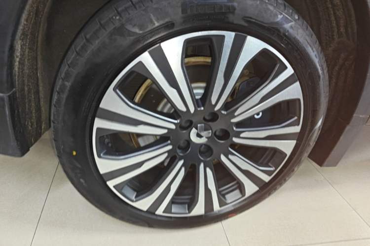 Used Nio ES8 2024 75 kWh Executive Edition Exterior 5