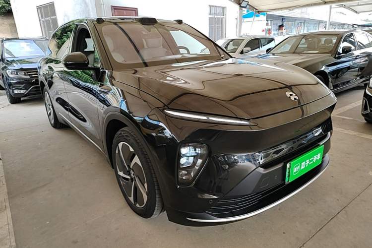 Used Nio ES8 2024 75 kWh Front Right 45 Deg