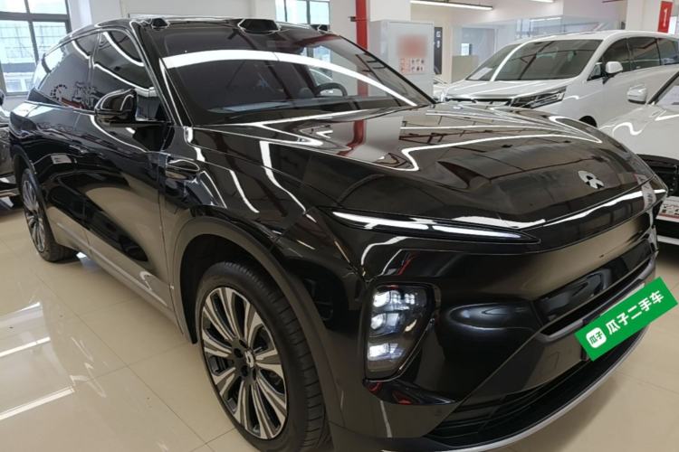 Used Nio ES8 2024 75 kWh Front Right 45 Deg