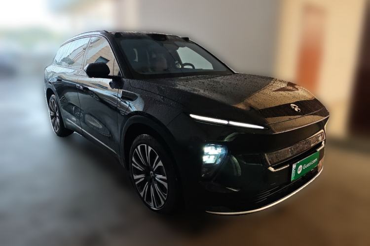 Used Nio ES8 2024 75 kWh Front Right 45 Deg