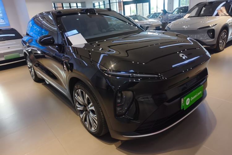 Used Nio ES8 2024 75 kWh Front Right 45 Deg