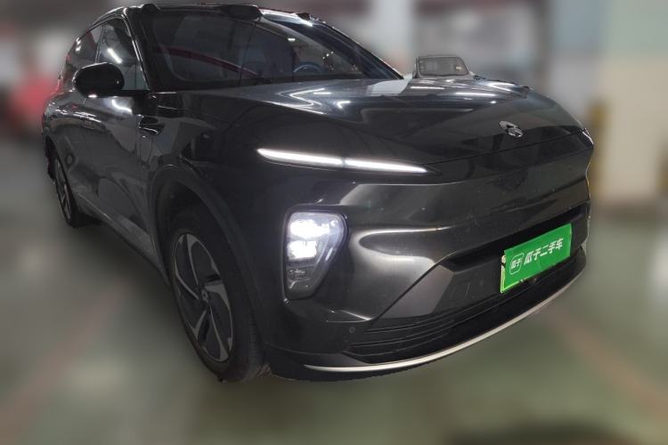 Used Nio ES8 2024 75 kWh Front Right 45 Deg