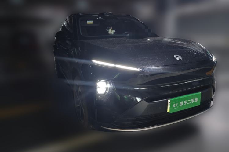 Used Nio ES8 2024 75 kWh Front Right 45 Deg