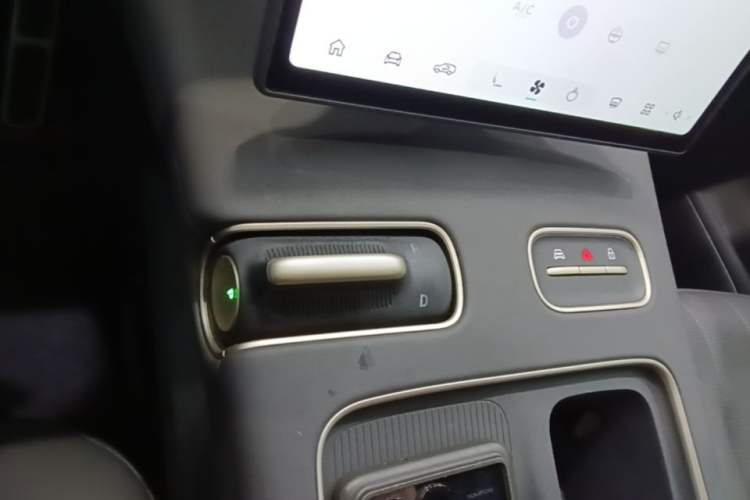 Used Nio ES8 2024 100kWh Signature Edition Gear Lever