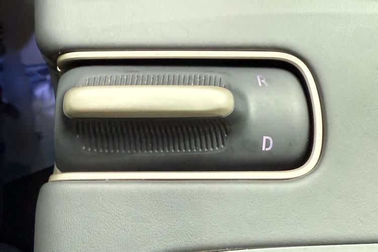 Used Nio ES8 2024 75 kWh Executive Edition Gear Lever