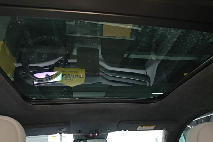 Used Nio ES8 2024 75 kWh Executive Edition Headliner