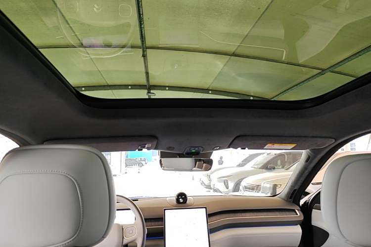 Used Nio ES8 2024 75 kWh Headliner