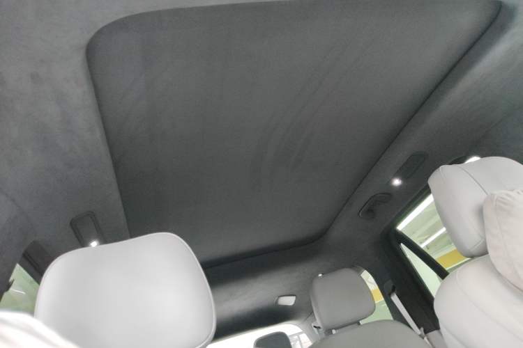 Used Nio ES8 2024 75 kWh Headliner