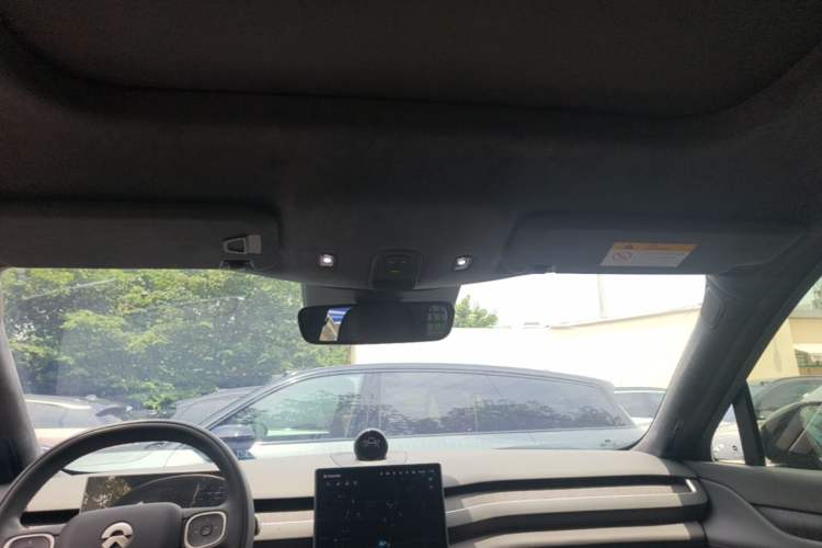 Used Nio ES8 2024 75 kWh Headliner