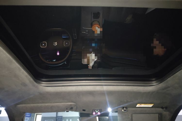 Used Nio ES8 2024 75 kWh Headliner
