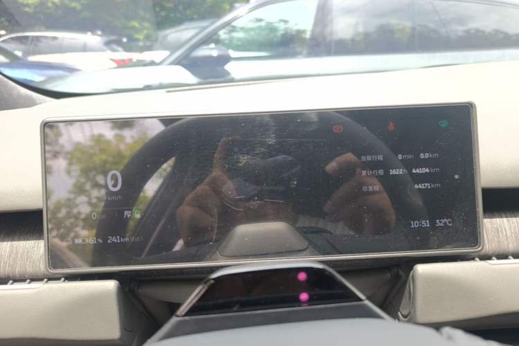 Used Nio ES8 2024 75 kWh Instrument Cluster