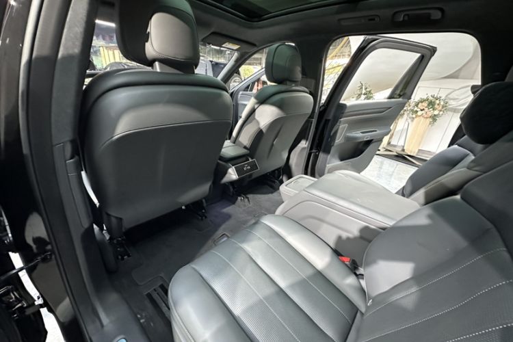 Used Nio ES8 2024 100kWh Signature Edition Interior 11